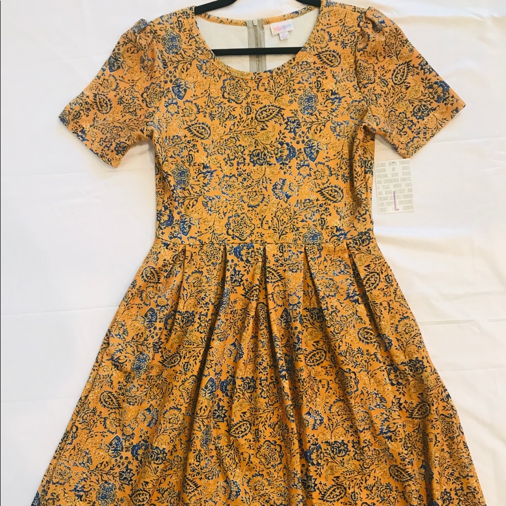 Size Large LuLaRoe Amelia Dress